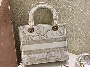 Dior Medium Lady D-Lite Bag Gold-Tone and White Butterfly 24 x 20 x 11 cm - 2