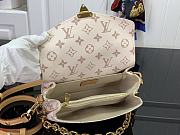 Louis Vuitton LV Pochette Métis East West White 21.5 x 13.5 x 6 cm - 4