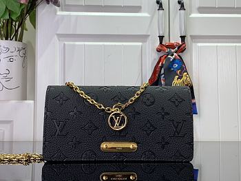 Louis Vuitton LV Wallet On Chain Lily Black 20.5 × 10 × 3.5 cm