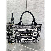 Dior Hat Basket Bag White and Black Butterfly Bandana 27 x 20 x 8 cm - 1