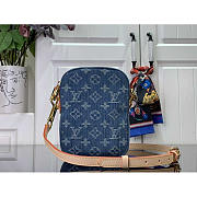 Louis Vuitton LV Fairfax Pochette Denim Blue 14 x 18 x 2.7 cm - 4