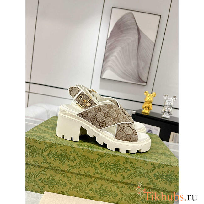 Gucci GG Supreme Lug Sole Sandals Beige And White - 1