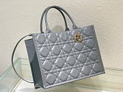 Dior Medium Book Tote Stone Grey Macrocannage Calfskin 36.5 x 28 x 17.5 cm - 4