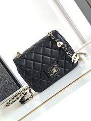 Chanel Flap Bag Black 12.5x16x4.5cm - 1