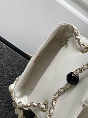 Chanel Flap Bag White 12.5x16x4.5cm - 6