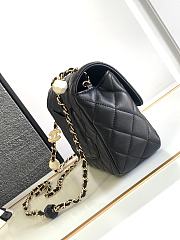 Chanel Flap Bag Black 19cm - 2