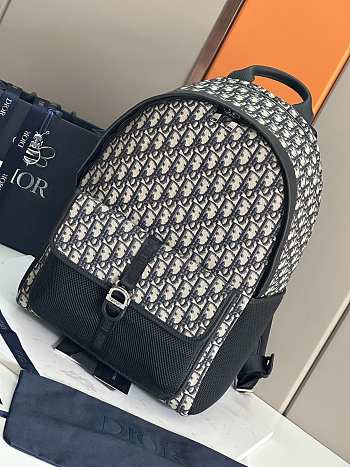 Dior 8 Backpack Beige and Black Oblique Jacquard 31 x 41 x 15 cm