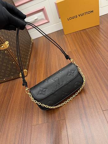 Louis Vuitton LV Ivy Wallet On Chain Black 23.5 x 12 x 4.3 cm