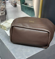 Loewe Small Squeeze Bag In Nappa Lambskin Chocolate 29x24x10.5cm - 5