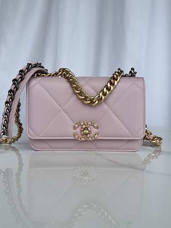 Chanel 19 Wallet On Chain Pink 19cm