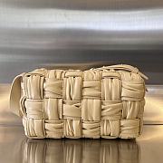 Bottega Veneta Brick Cassette Shoulder Bag Beige 28x14x10cm - 5