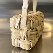 Bottega Veneta Brick Cassette Shoulder Bag Beige 28x14x10cm - 2