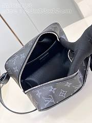 Louis Vuitton LV Locker Dopp Kit Monogram 23 x 13 x 12 cm - 4