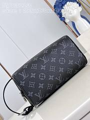 Louis Vuitton LV Locker Dopp Kit Monogram 23 x 13 x 12 cm - 2