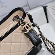 Chanel Gabrielle Hobo Bag Beige 20x8x15cm - 4