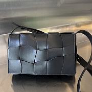 Bottega Veneta Cassette Black 23x15x5cm - 1