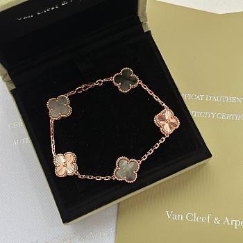 Van Cleef & ArPels Alhambra Green Gold Bracelet