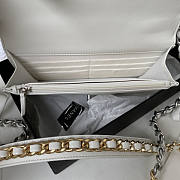 Chanel 19 Woc Wallet On Chain White Silver 19cm - 4