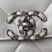 Chanel 19 Woc Wallet On Chain White Silver 19cm - 2