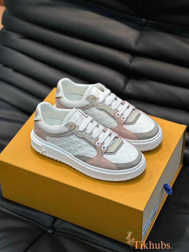 Louis Vuitton LV Time Out Sneaker Rose - 1