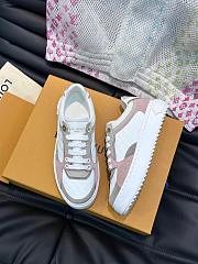 Louis Vuitton LV Time Out Sneaker Rose - 4