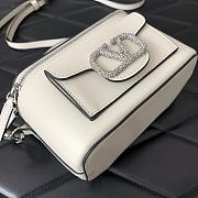 Valentino Garavani Leather Locò Vanity Case White 16.5x10x7.5cm - 2