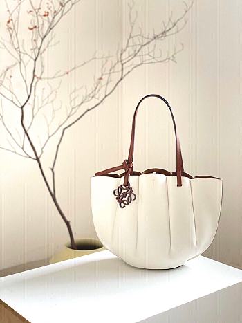 Loewe Shell Small Leather Tote White 33x25x15cm