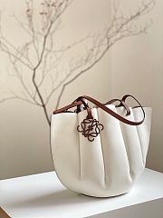 Loewe Shell Small Leather Tote White 33x25x15cm - 2