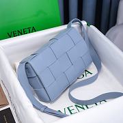 Bottega Veneta Intrecciato Leather Crossbody Bag In Blue 23x15x5cm - 4
