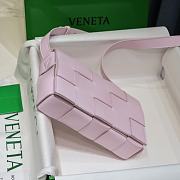 Bottega Veneta Intrecciato Leather Crossbody Bag In Light Pink 23x15x5cm - 5