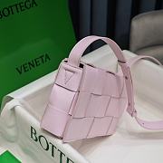 Bottega Veneta Intrecciato Leather Crossbody Bag In Light Pink 23x15x5cm - 4