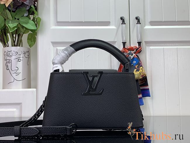 Louis Vuitton LV Capucines Mini East-West Black 22 x 12 x 8 cm - 1