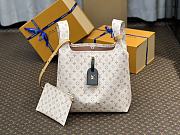 Louis Vuitton LV Atlantis GM White 34 x 34 x 13.5 cm - 1