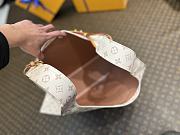 Louis Vuitton LV Atlantis GM White 34 x 34 x 13.5 cm - 2