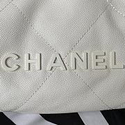 Chanel 22 Mini Handbag White Caviar Gold 20 × 19 × 6 cm - 3