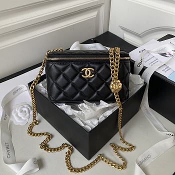 Chanel Vanity Case Black Lambskin Gold Flower 17x9.5x8cm