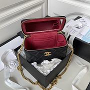 Chanel Vanity Case Black Lambskin Gold Flower 17x9.5x8cm - 2