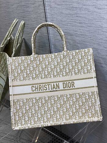 Dior Large Book Tote White Gold-Tone Oblique 42cm