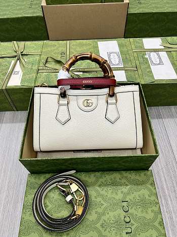 Gucci Diana Small Shoulder Bag White 25x16x9cm