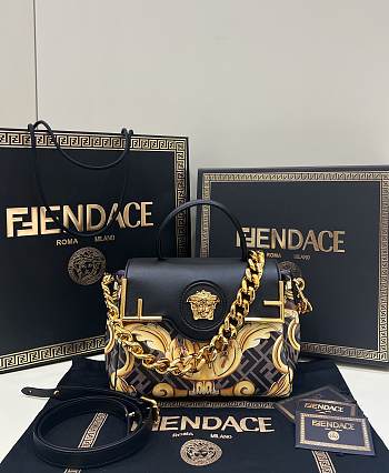 Fendi Fendace La Medusa Black 25x15x22cm
