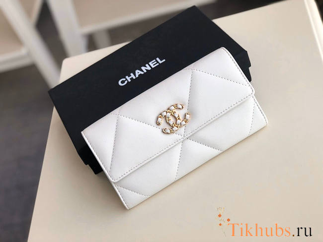 Chanel 19 Wallet Long White Lambskin 19x10x3cm - 1