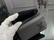 Louis Vuitton LV Slender Pilot Black 11 x 8.5 x 2 cm - 5