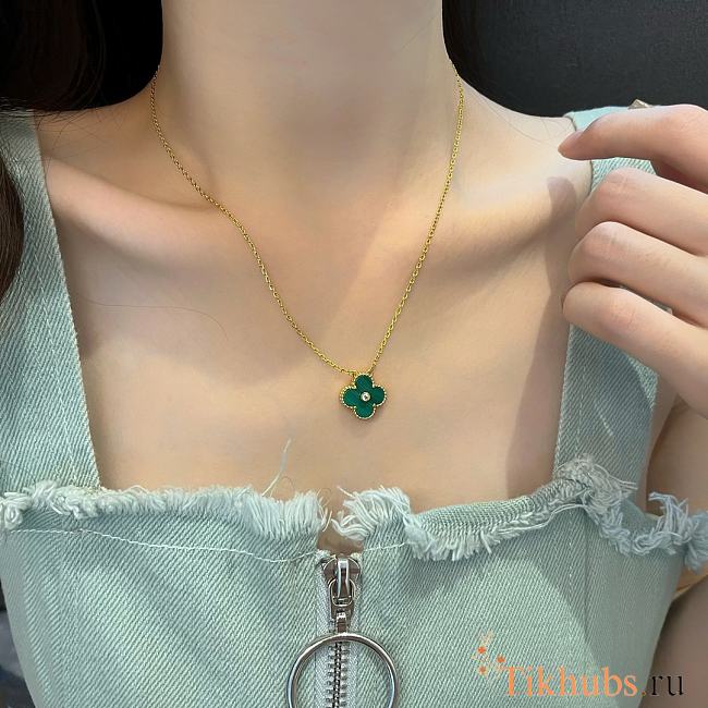 Van Cleef & ArPels Green Necklace - 1