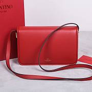 Valentino Garavani Shoulder Letter Bag Red 24x15.5x7cm - 2