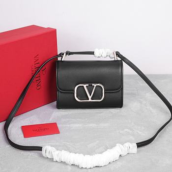 Valentino Black Leather Messenger Bag 18x13x5cm