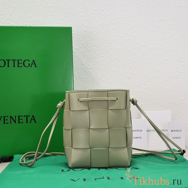 Bottega Veneta Cassette Cross-Body Bucket Green Bag 19x14x13cm - 1