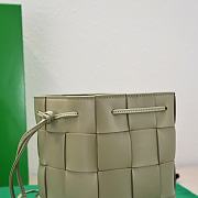 Bottega Veneta Cassette Cross-Body Bucket Green Bag 19x14x13cm - 6