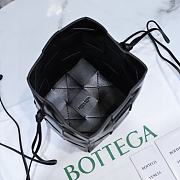 Bottega Veneta Cassette Cross-Body Bucket Black Bag 19x14x13cm - 5