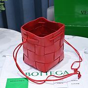 Bottega Veneta Cassette Cross-Body Bucket Red Bag 19x14x13cm - 2