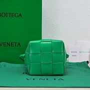 Bottega Veneta Cassette Cross-Body Bucket Bag Green 19x14x13cm - 5